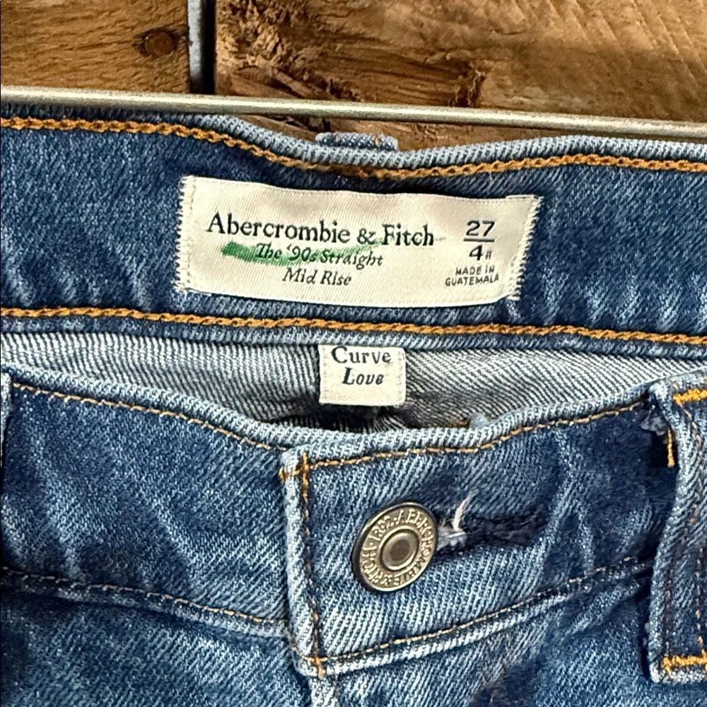 Abercrombie & Fitch Curve Love The‎ 90’s Straight Mid Rise Jeans Size 27/4 Reg